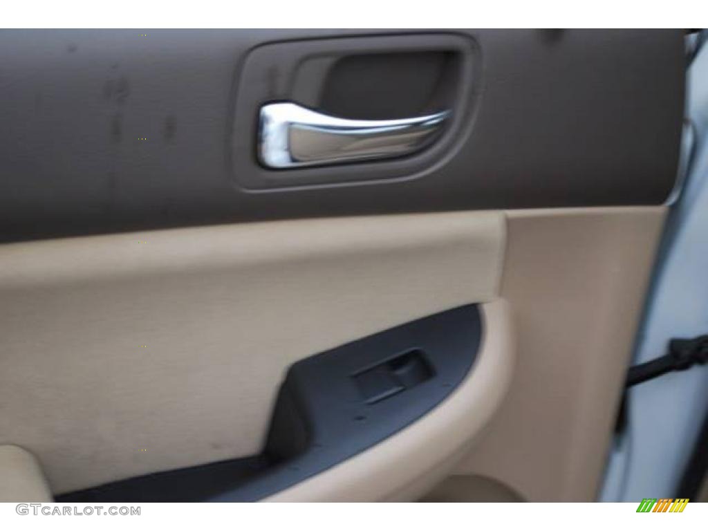 2007 Accord SE V6 Sedan - Taffeta White / Ivory photo #24