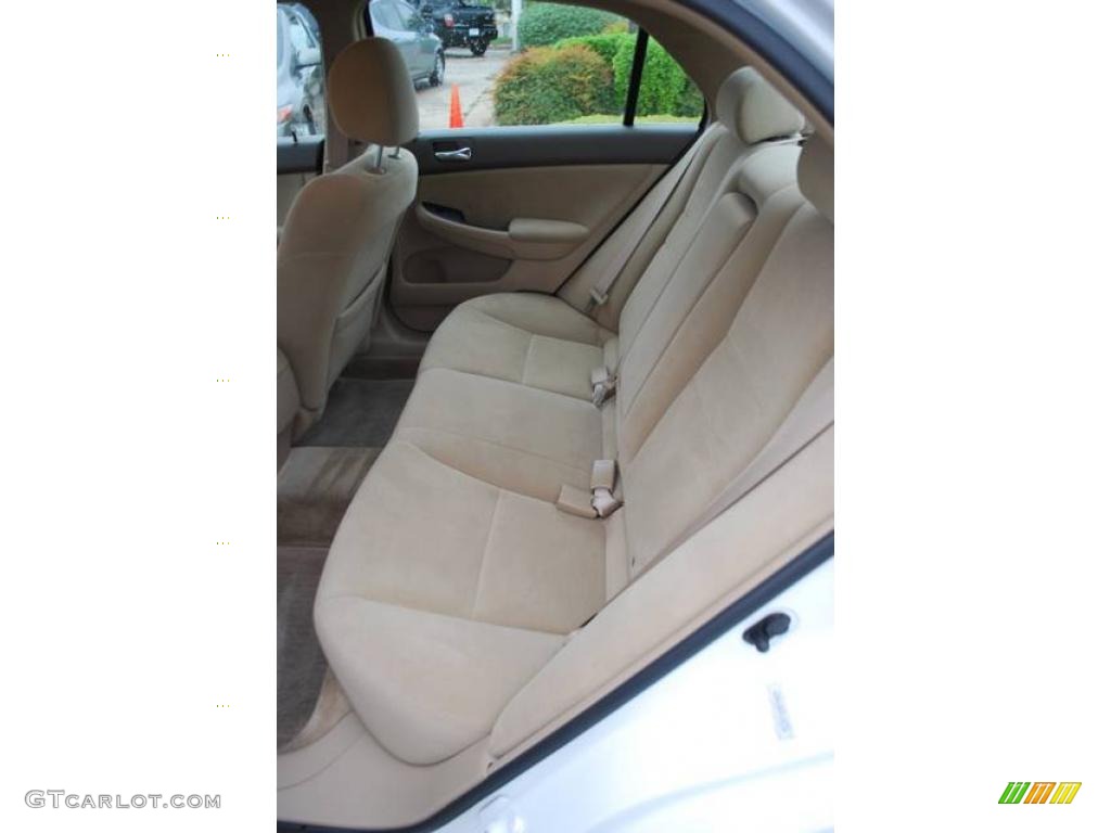 2007 Accord SE V6 Sedan - Taffeta White / Ivory photo #26