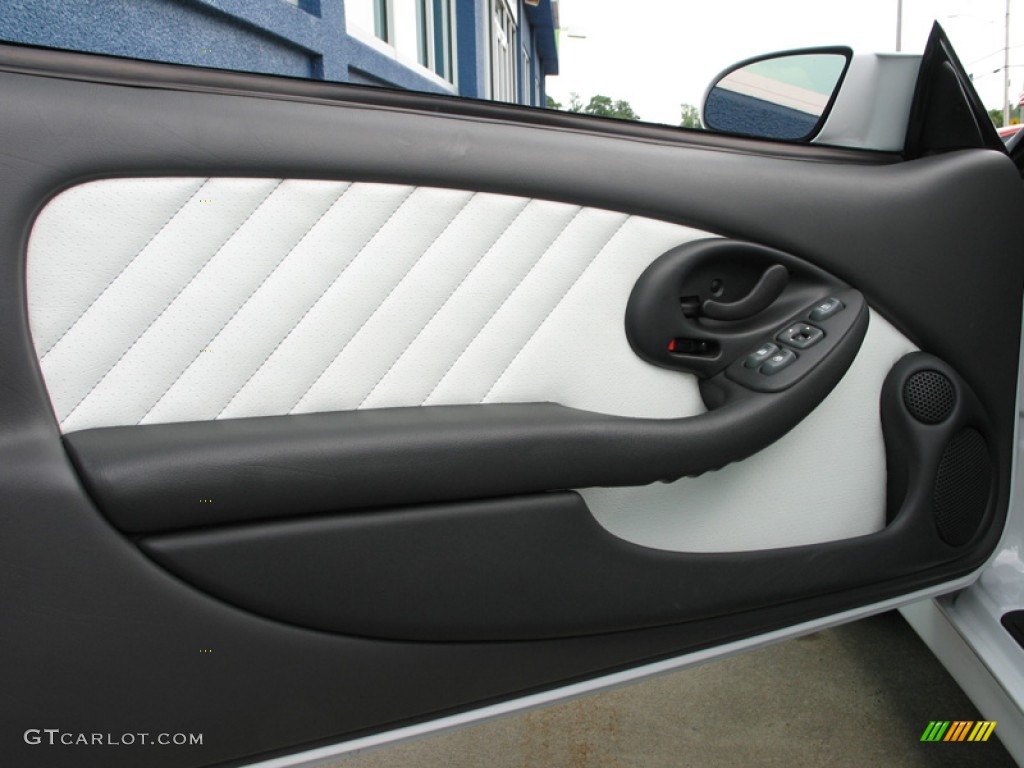 1999 Firebird 30th Anniversary Trans Am Coupe - Arctic White / White photo #15