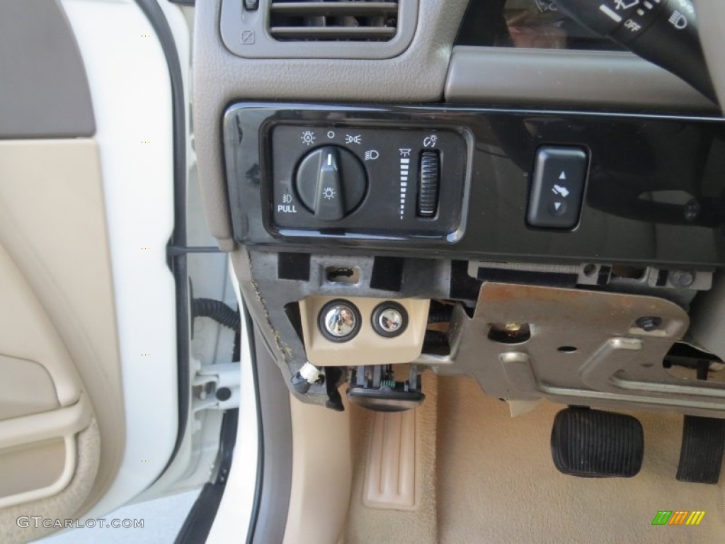 2005 LS V6 Luxury - Ceramic White Pearlescent / Camel photo #40