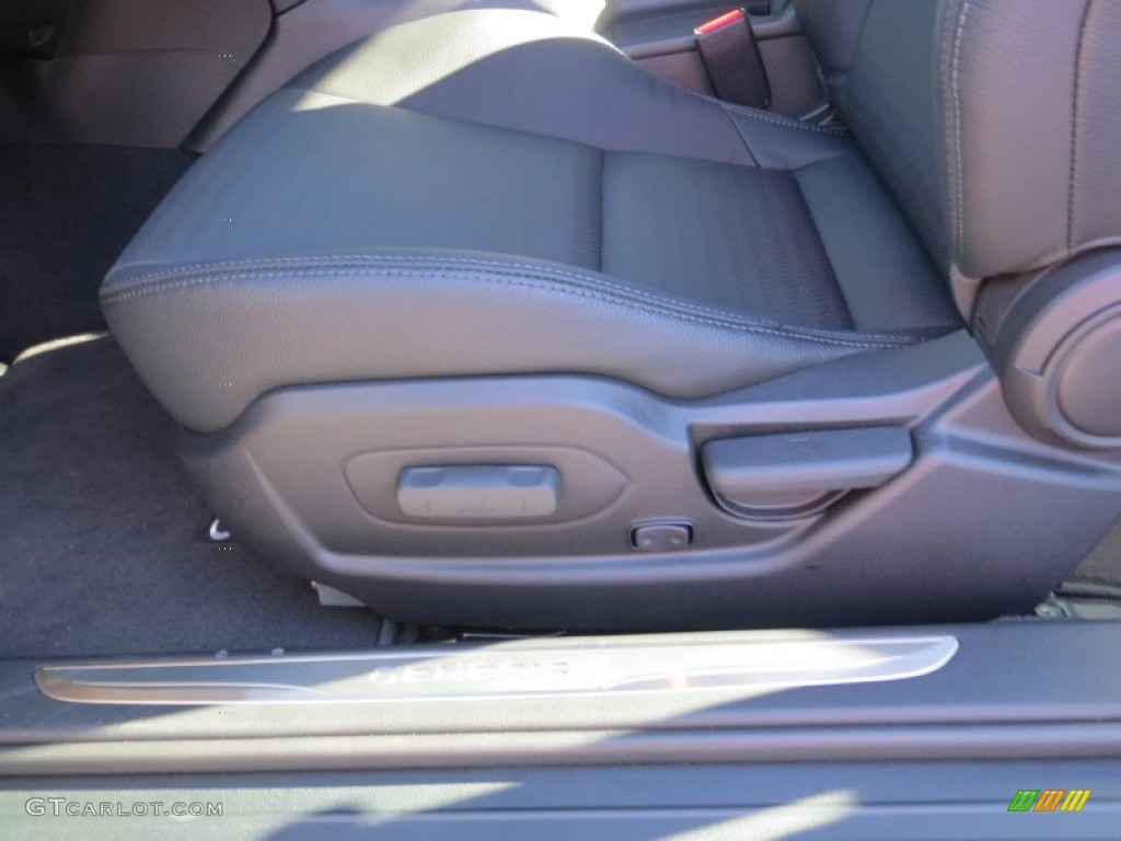 2013 Hyundai Genesis Coupe 3.8 Track Front Seat Photo #74995122