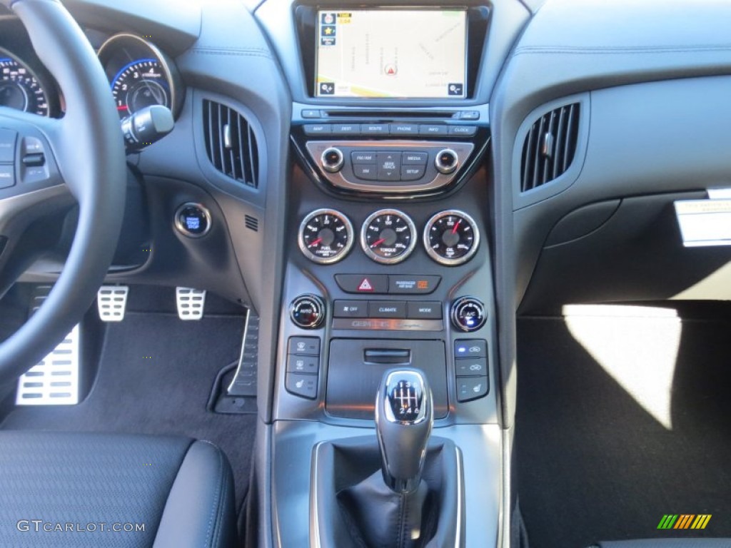 2013 Hyundai Genesis Coupe 3.8 Track Dashboard Photos