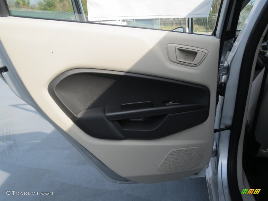 2013 Fiesta SE Hatchback - Ingot Silver / Charcoal Black/Light Stone photo #18