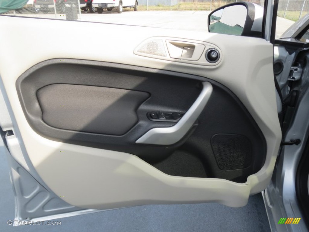 2013 Fiesta SE Hatchback - Ingot Silver / Charcoal Black/Light Stone photo #20