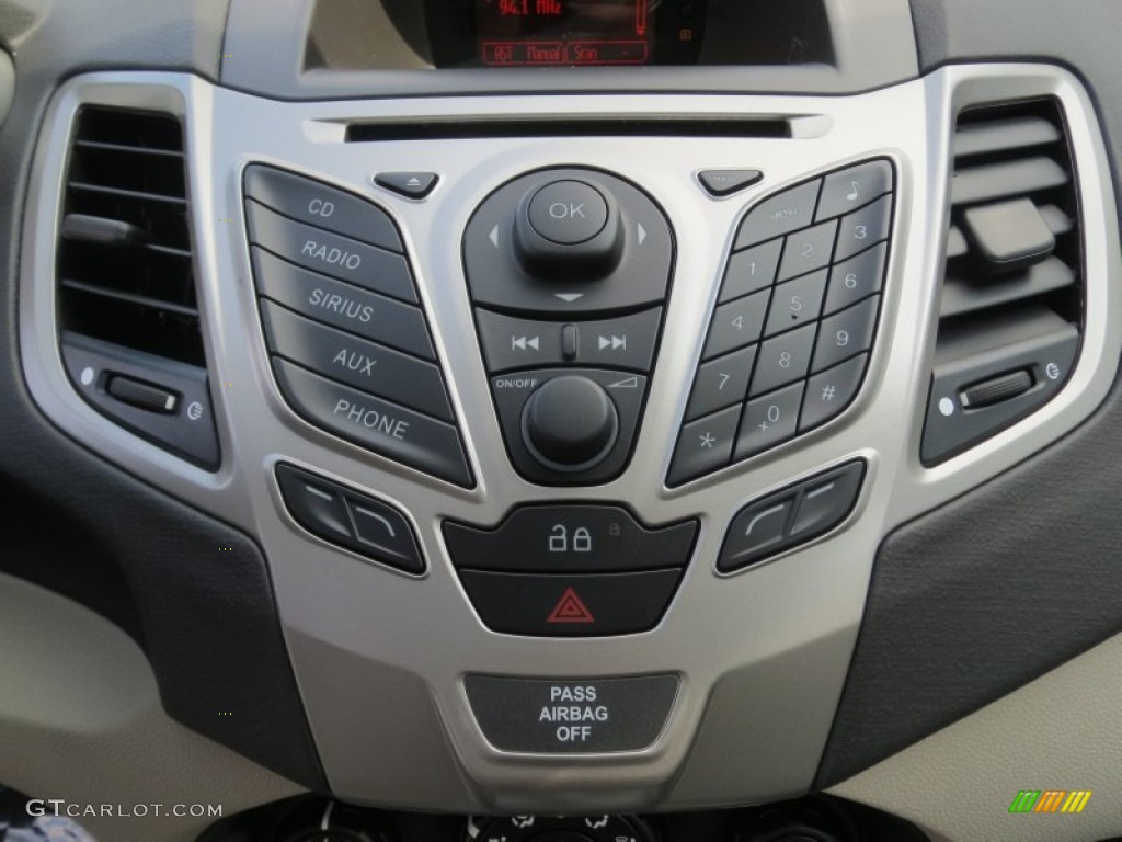 2013 Fiesta SE Hatchback - Ingot Silver / Charcoal Black/Light Stone photo #27