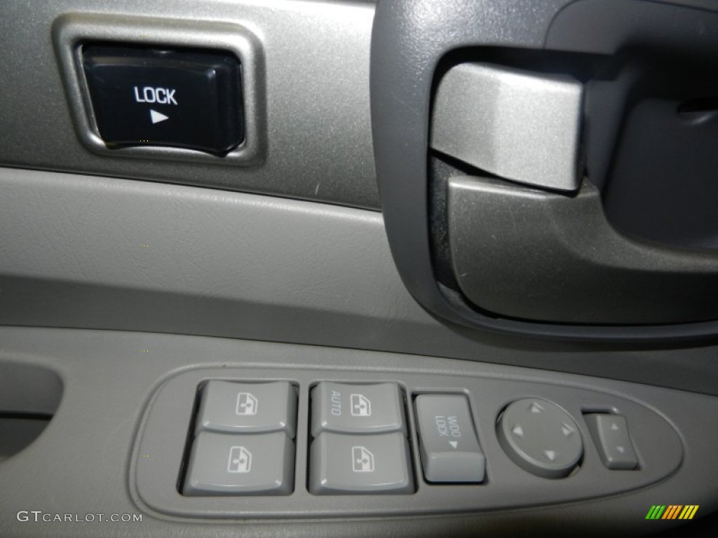 2005 Buick Rendezvous CX Controls Photo #74999806