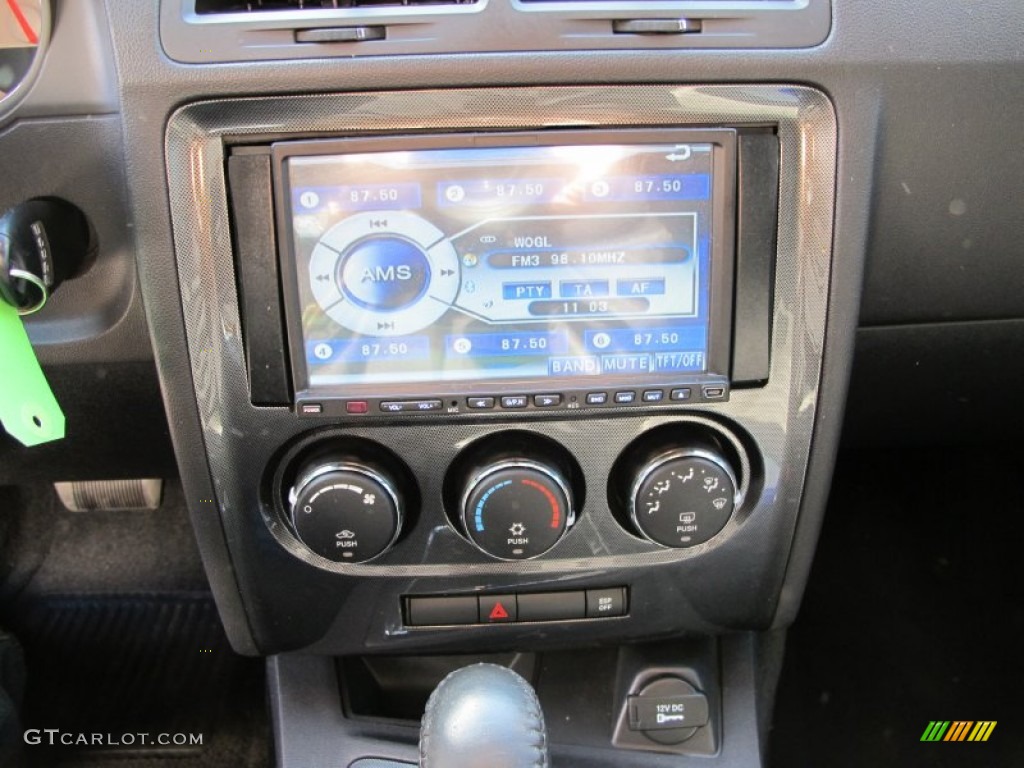 2009 Dodge Challenger R/T Controls Photo #75000691
