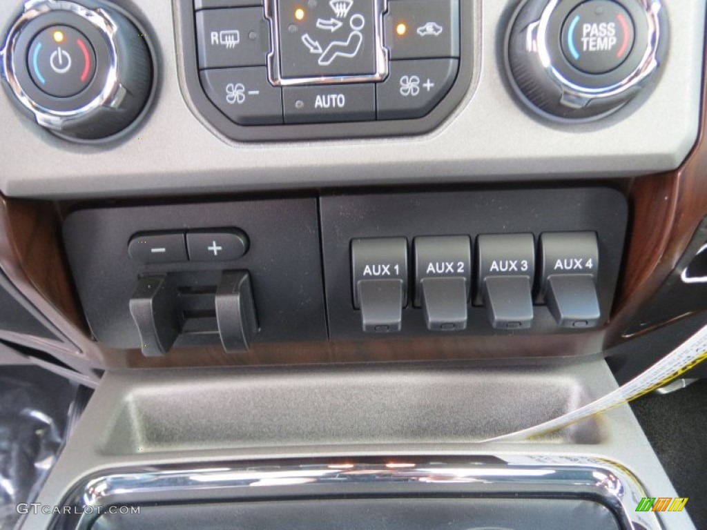 2013 Ford F350 Super Duty Lariat Crew Cab 4x4 Dually Controls Photo #75005803