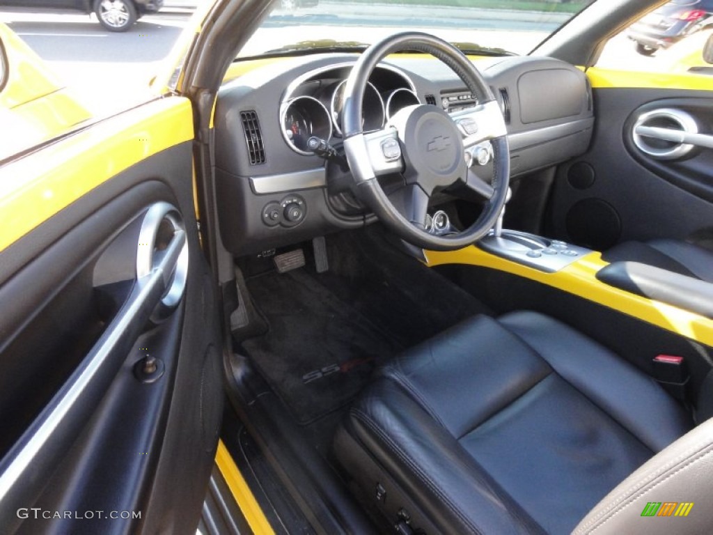 Black Interior 2003 Chevrolet SSR Standard SSR Model Photo #75006235