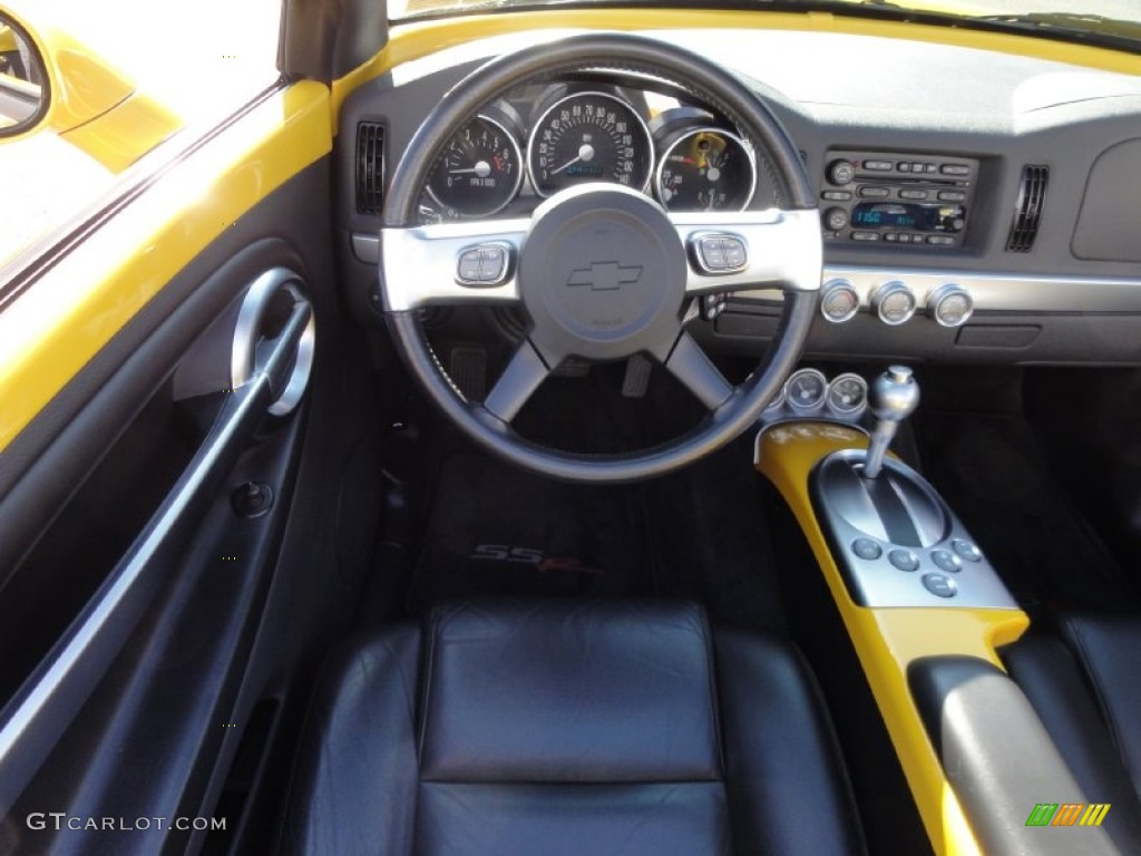 2003 Chevrolet SSR Standard SSR Model Dashboard Photos