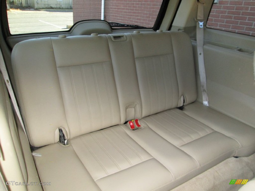 2005 Lincoln Aviator Luxury AWD Rear Seat Photos