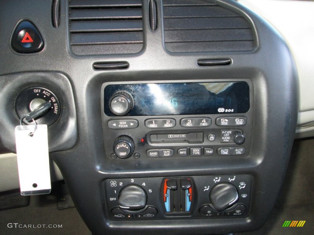 2002 Chevrolet Monte Carlo LS Controls Photo #75007956