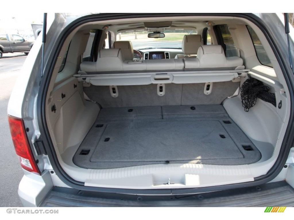 2008 Jeep Grand Cherokee Overland Trunk Photos