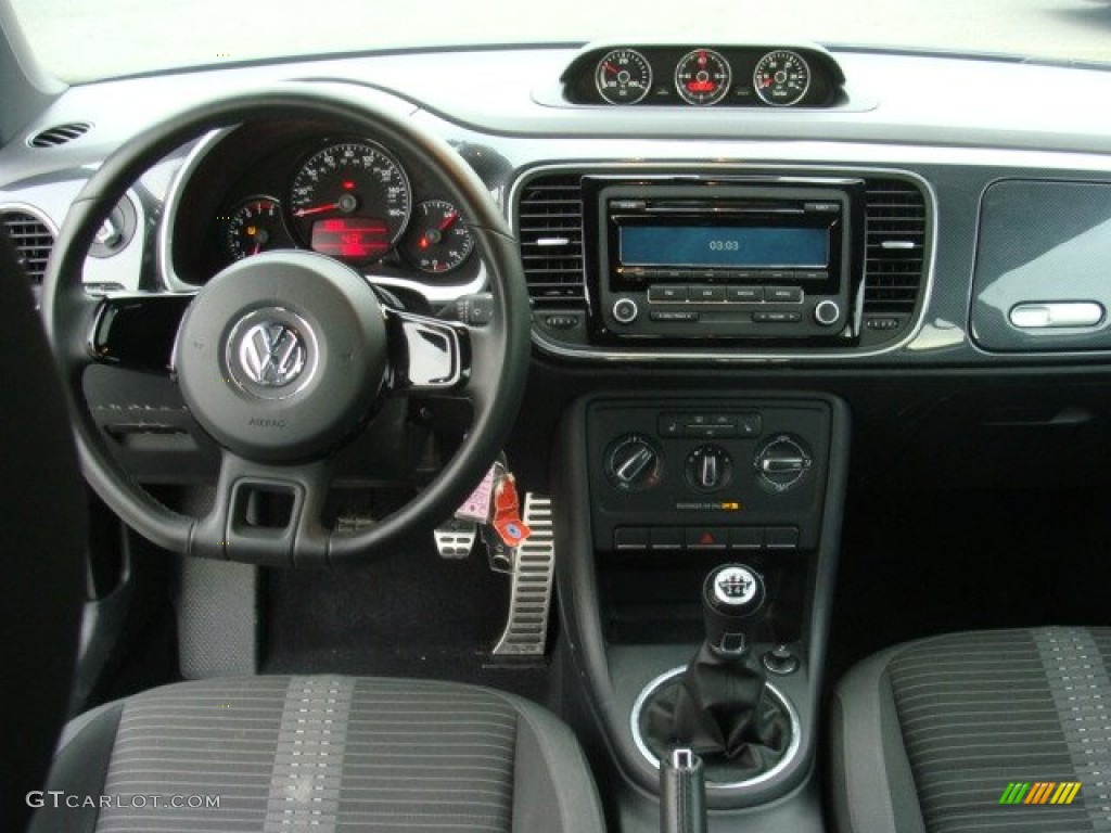 2012 Volkswagen Beetle Turbo Dashboard Photos