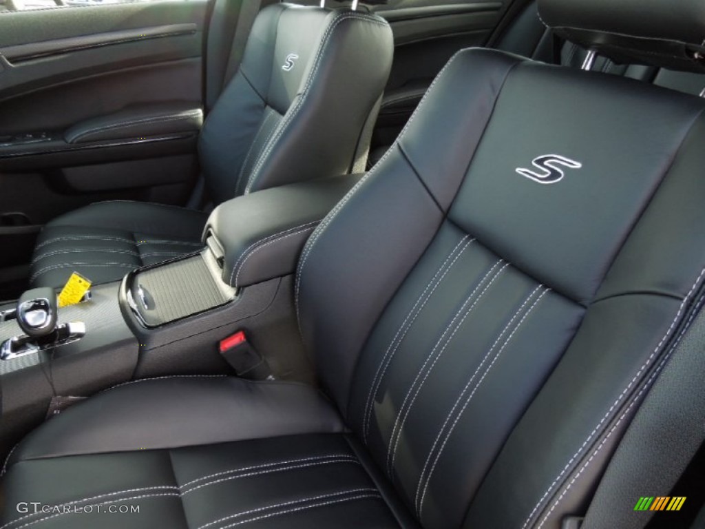 2013 Chrysler 300 S V6 Front Seat Photo #75024948
