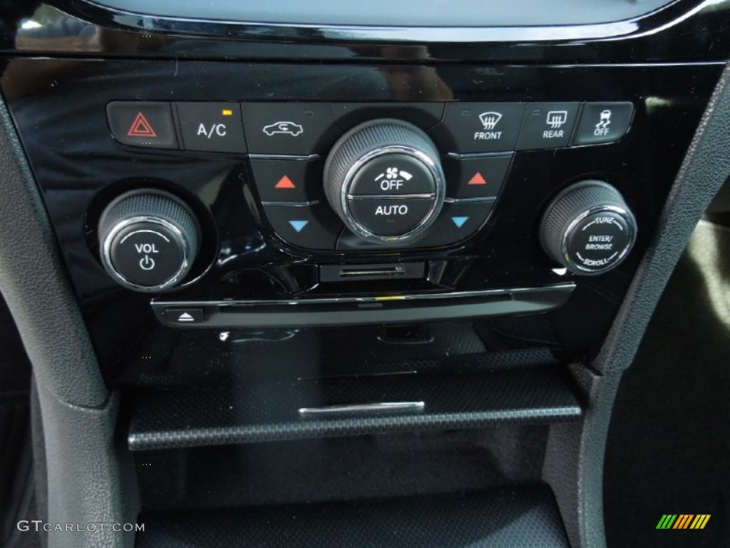 2013 Chrysler 300 S V6 Controls Photo #75025024