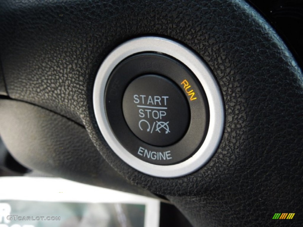 2013 Chrysler 300 S V6 Controls Photo #75025083