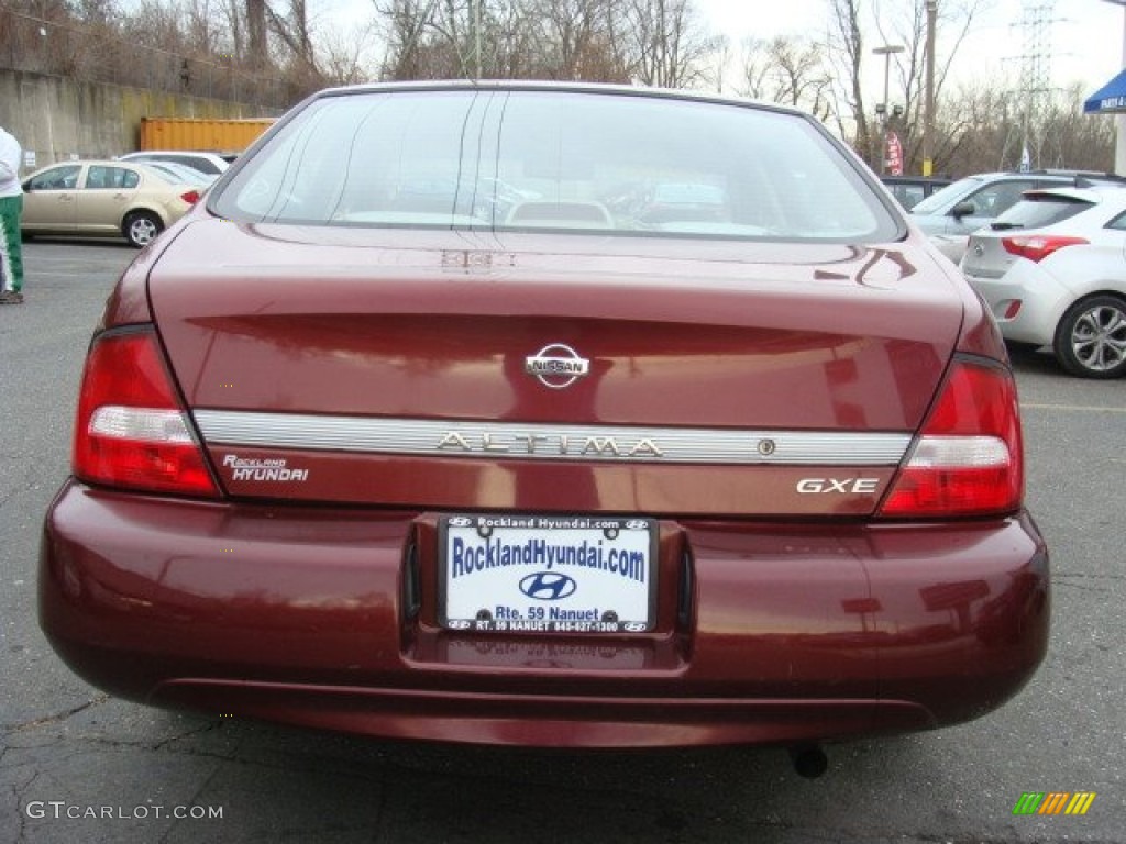 2001 Altima GXE - Nouveau Ruby / Blond photo #5