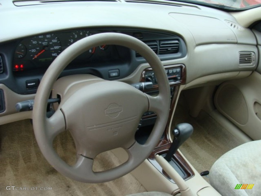 2001 Altima GXE - Nouveau Ruby / Blond photo #8