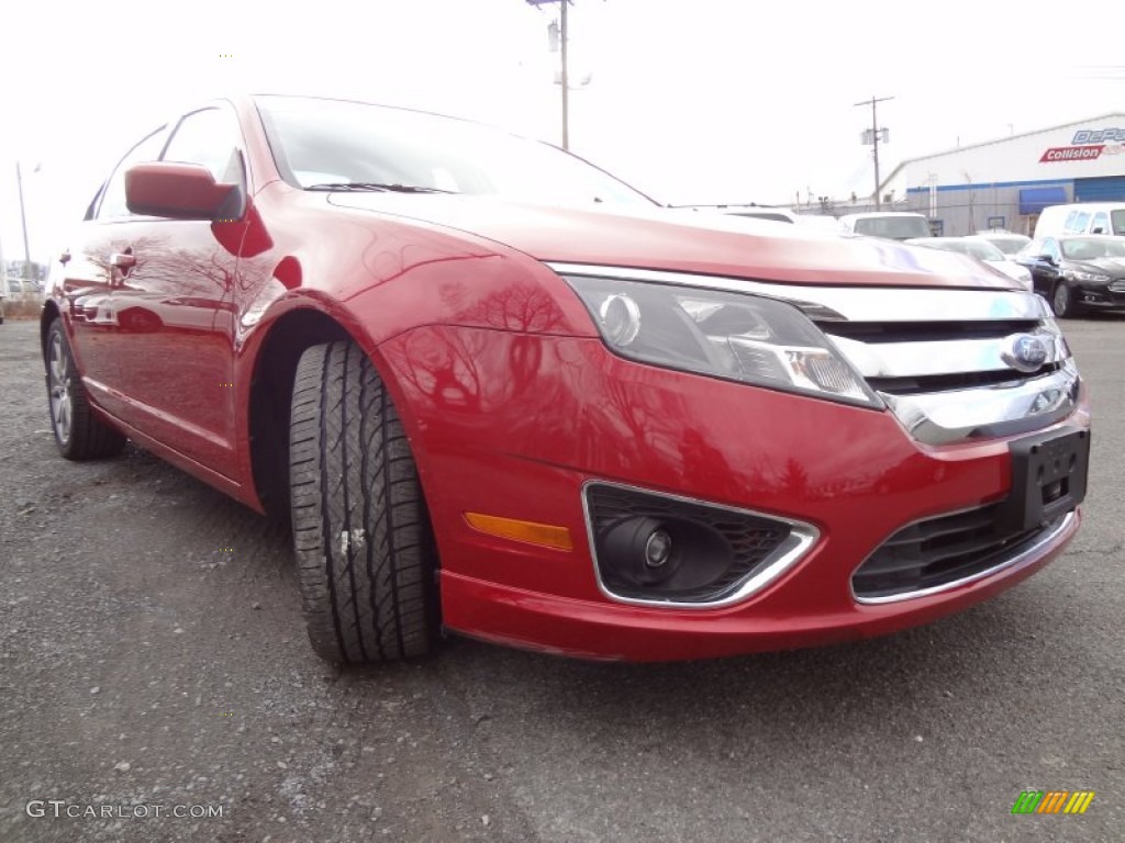 2010 Fusion SE - Red Candy Metallic / Medium Light Stone photo #3