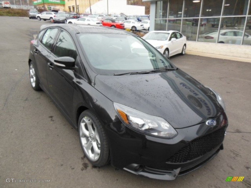 2013 Focus ST Hatchback - Tuxedo Black / ST Charcoal Black Full-Leather Recaro Seats photo #2