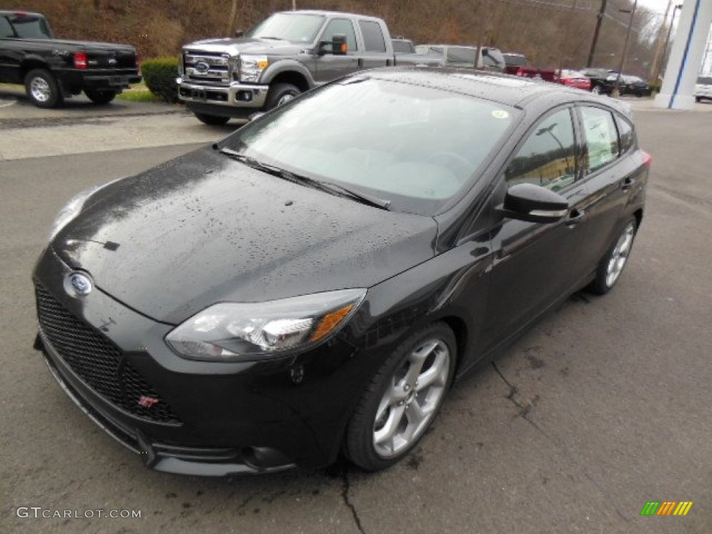 2013 Focus ST Hatchback - Tuxedo Black / ST Charcoal Black Full-Leather Recaro Seats photo #4