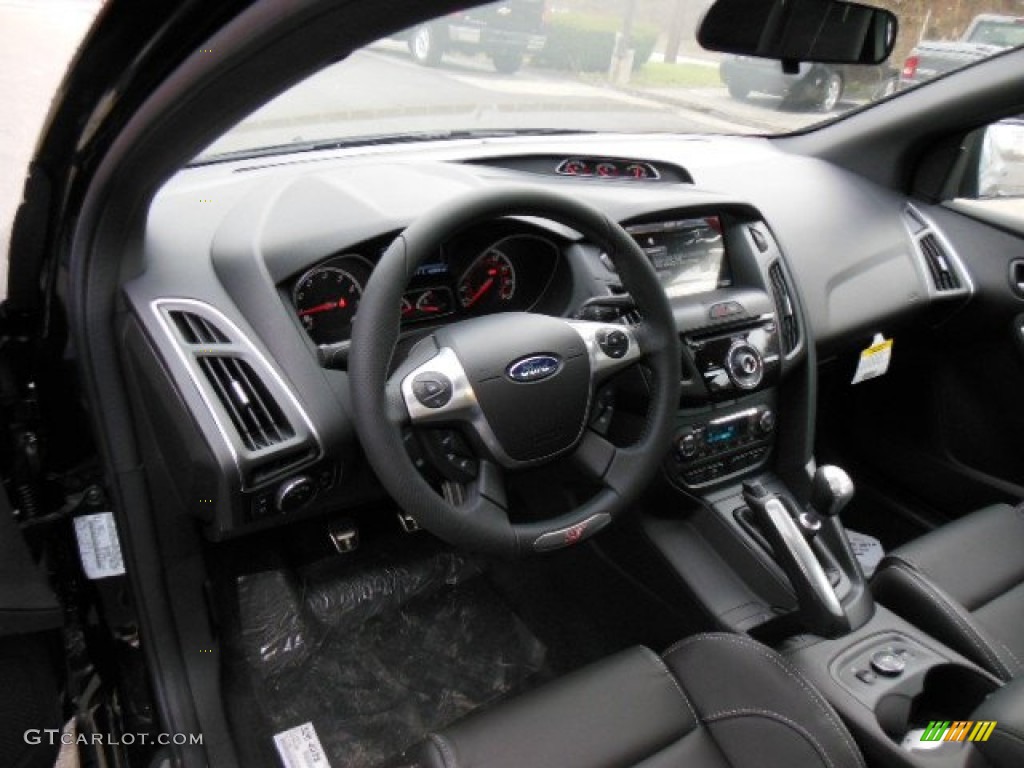 ST Charcoal Black Full-Leather Recaro Seats Interior 2013 Ford Focus ST Hatchback Photo #75028751