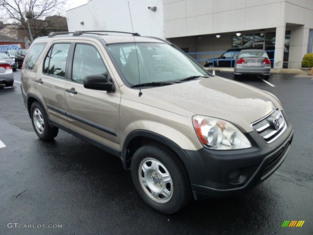 2005 CR-V LX 4WD - Sahara Sand Metallic / Ivory photo #3