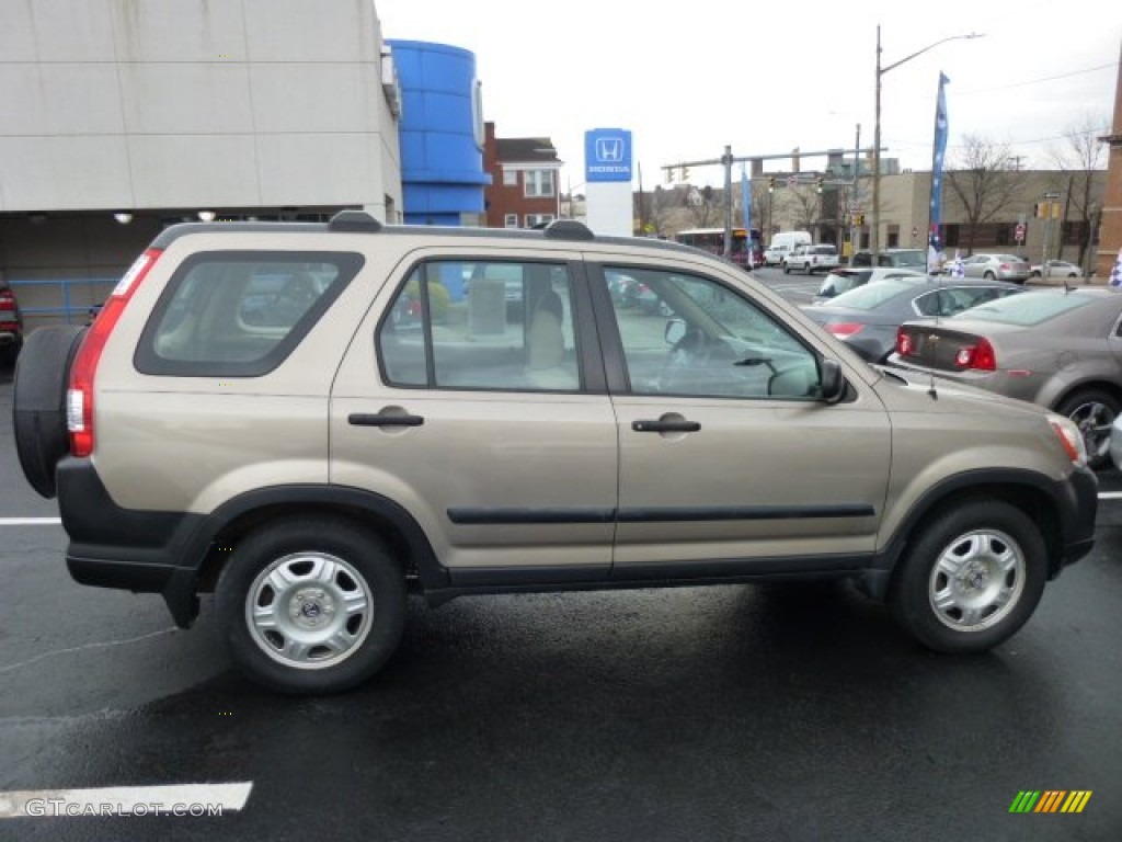 2005 CR-V LX 4WD - Sahara Sand Metallic / Ivory photo #11