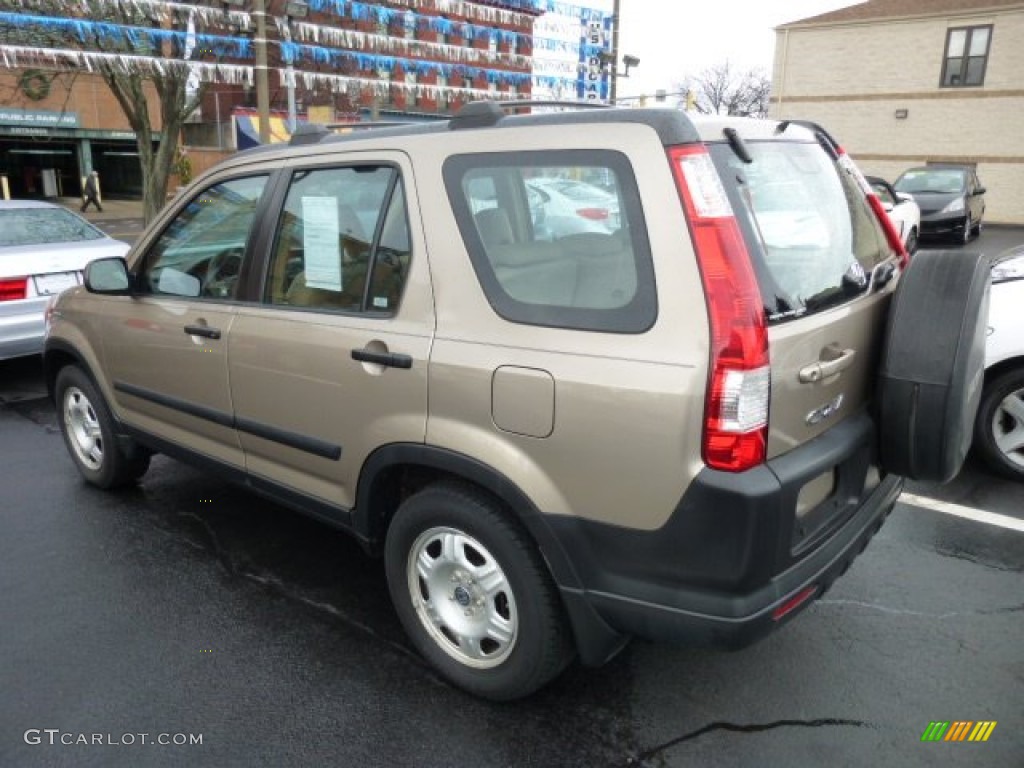 2005 CR-V LX 4WD - Sahara Sand Metallic / Ivory photo #12