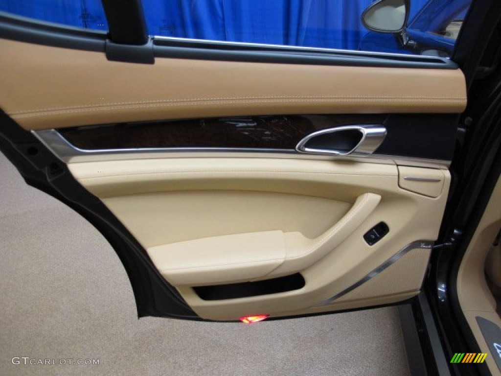 2010 Porsche Panamera Turbo Cognac/Cedar Natural Leather Door Panel Photo #75031339