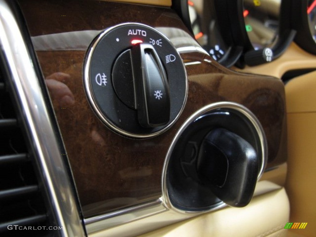 2010 Porsche Panamera Turbo Controls Photo #75031605