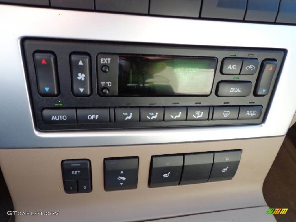 2010 Mercury Mountaineer V6 Controls Photos
