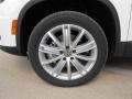 2013 Volkswagen Tiguan SE Wheel and Tire Photo