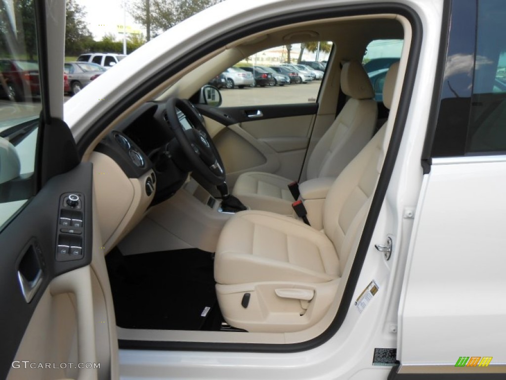 Beige Interior 2013 Volkswagen Tiguan SE Photo #75034682