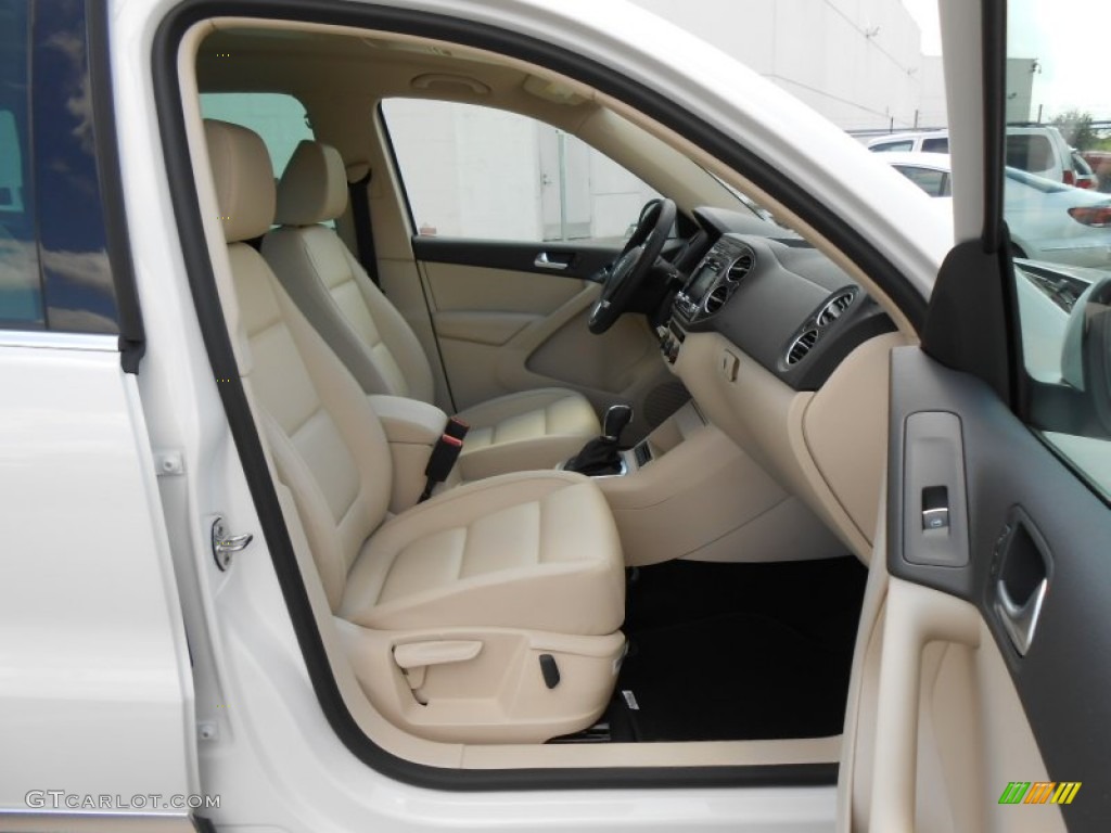 Beige Interior 2013 Volkswagen Tiguan SE Photo #75034718