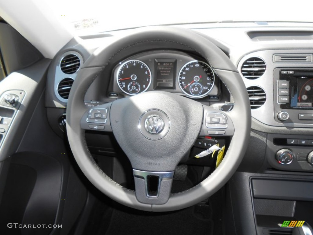 2013 Volkswagen Tiguan SE Black Steering Wheel Photo #75035156