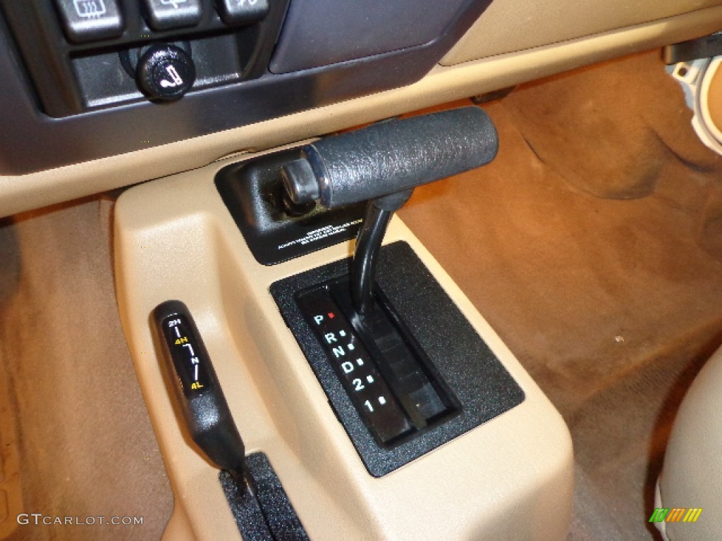 2000 Wrangler Sahara 4x4 - Stone White / Camel photo #16