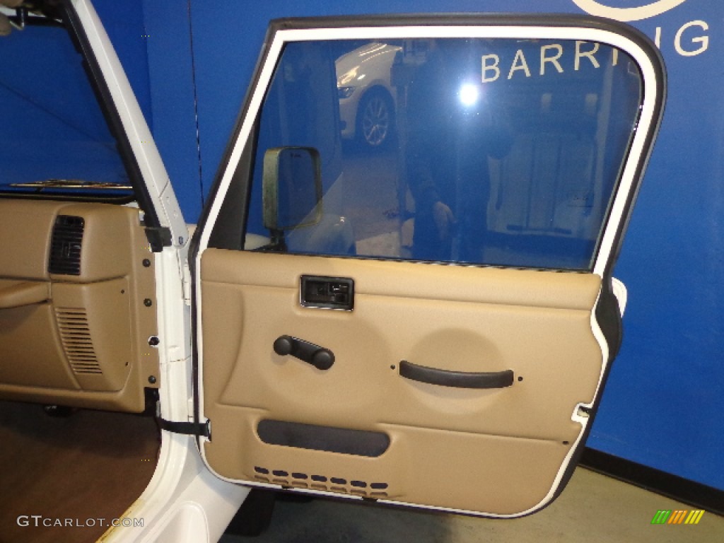 2000 Wrangler Sahara 4x4 - Stone White / Camel photo #22