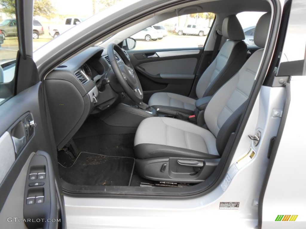 Titan Black Interior 2013 Volkswagen Jetta Hybrid SE Photo #75042155