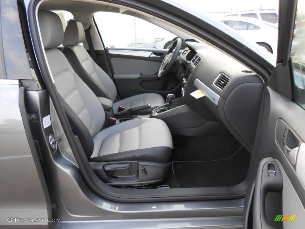 Titan Black Interior 2013 Volkswagen Jetta Hybrid SEL Premium Photo #75042827