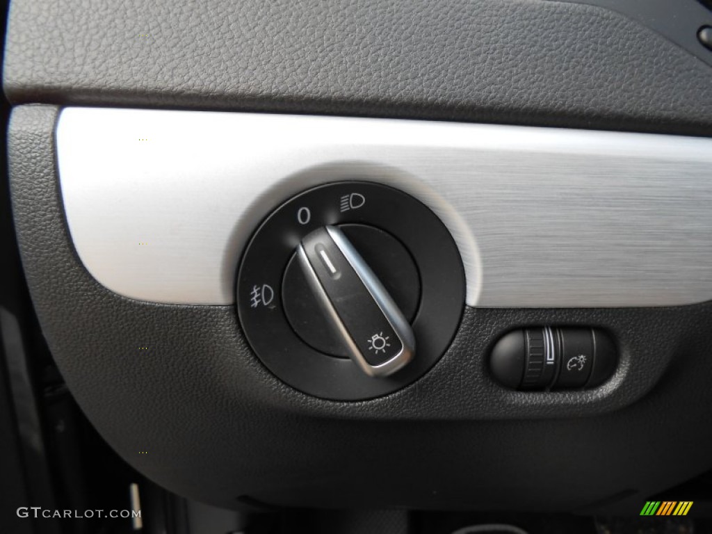 2013 Volkswagen Jetta Hybrid SEL Premium Controls Photo #75042998