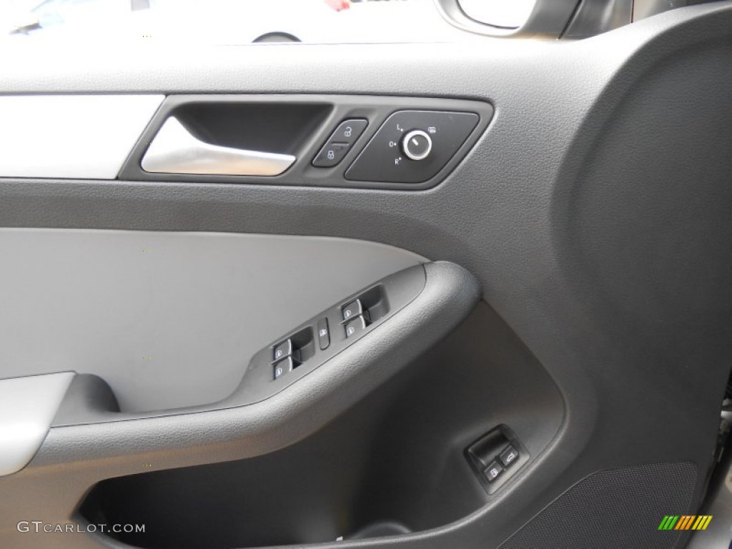 2013 Volkswagen Jetta Hybrid SEL Premium Controls Photo #75043014