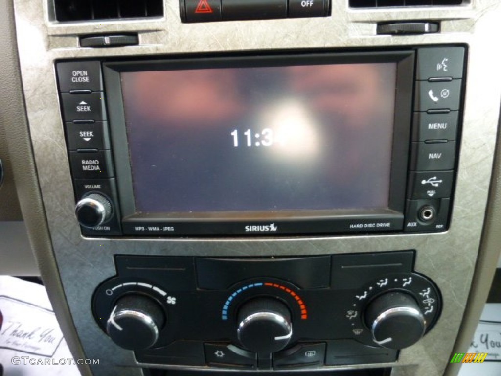 2008 Chrysler 300 Touring Controls Photos