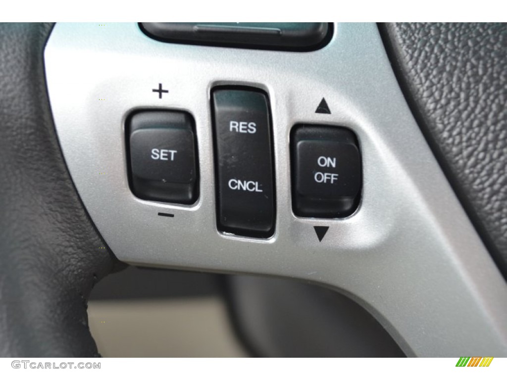 2013 Ford Explorer XLT Controls Photo #75047854
