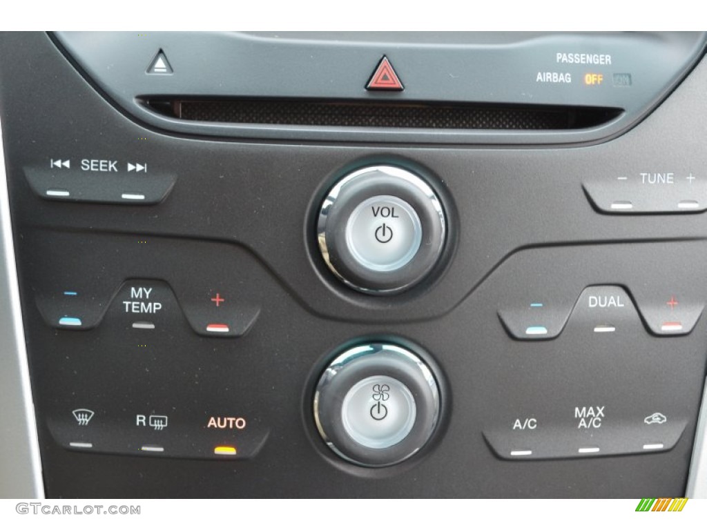 2013 Ford Explorer XLT Audio System Photos
