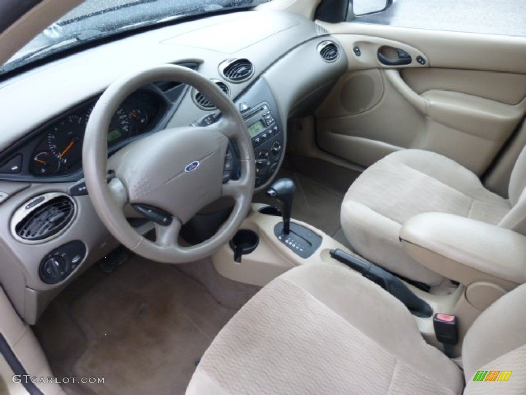2001 Focus SE Sedan - Jackpot Gold Metallic / Medium Pebble photo #16