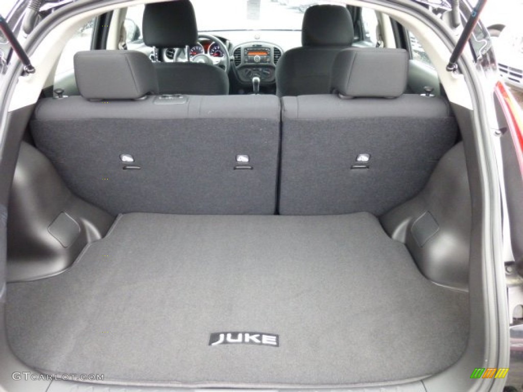 2013 Nissan Juke S AWD Trunk Photos