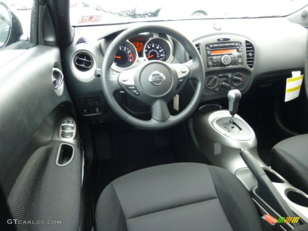 Black/Silver Trim Interior 2013 Nissan Juke S AWD Photo #75051155