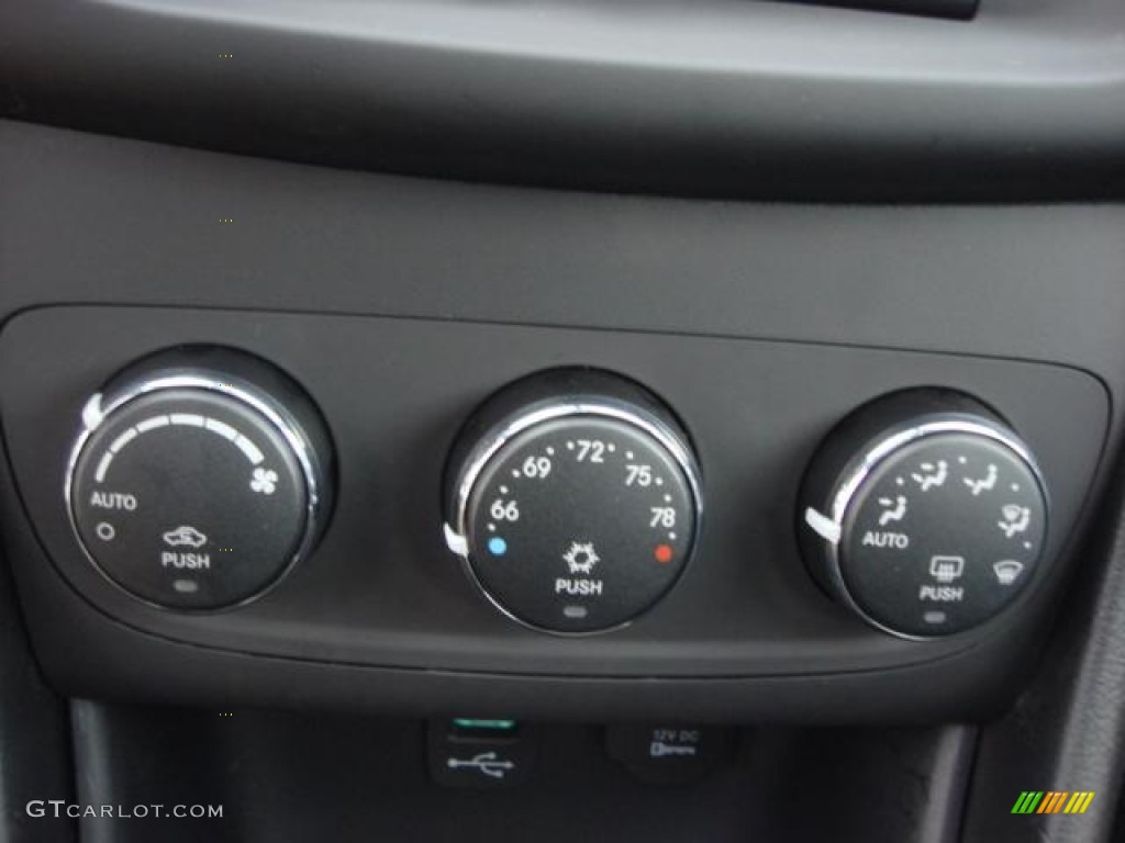 2013 Dodge Avenger SXT Controls Photo #75055733